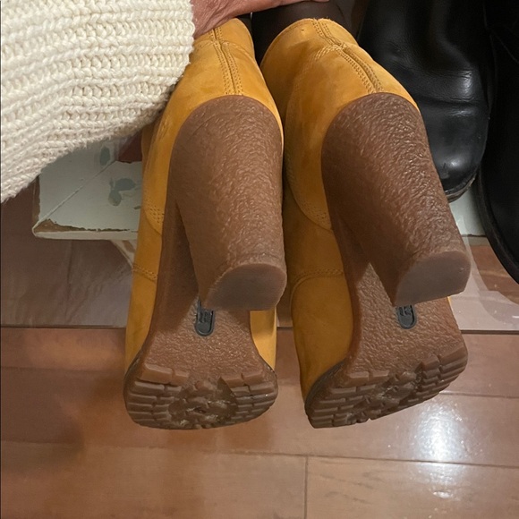 Timberlands ( ea). Flash $49 - Picture 7 of 8